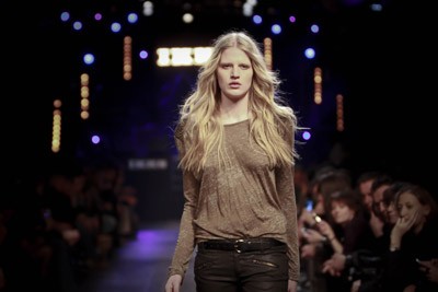 IKKS-2010-Defile-Showcase-8.jpg