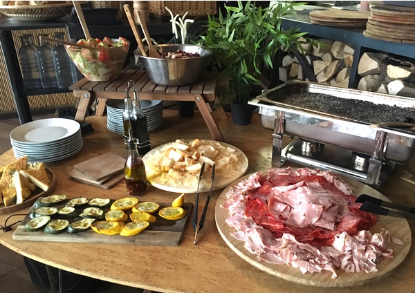 Buffet-Brunch-Wanted-Paris.jpg