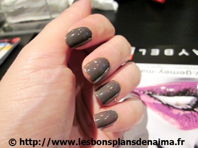 Vernis-Gemey-Taupe-Couture.jpg