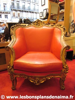 fauteuil-dorures.jpg