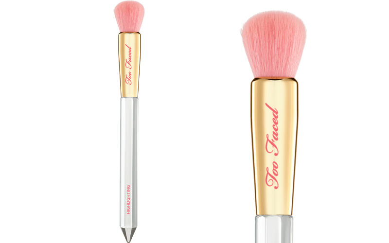 Pinceau highlighter Too Faced Pretty Rich