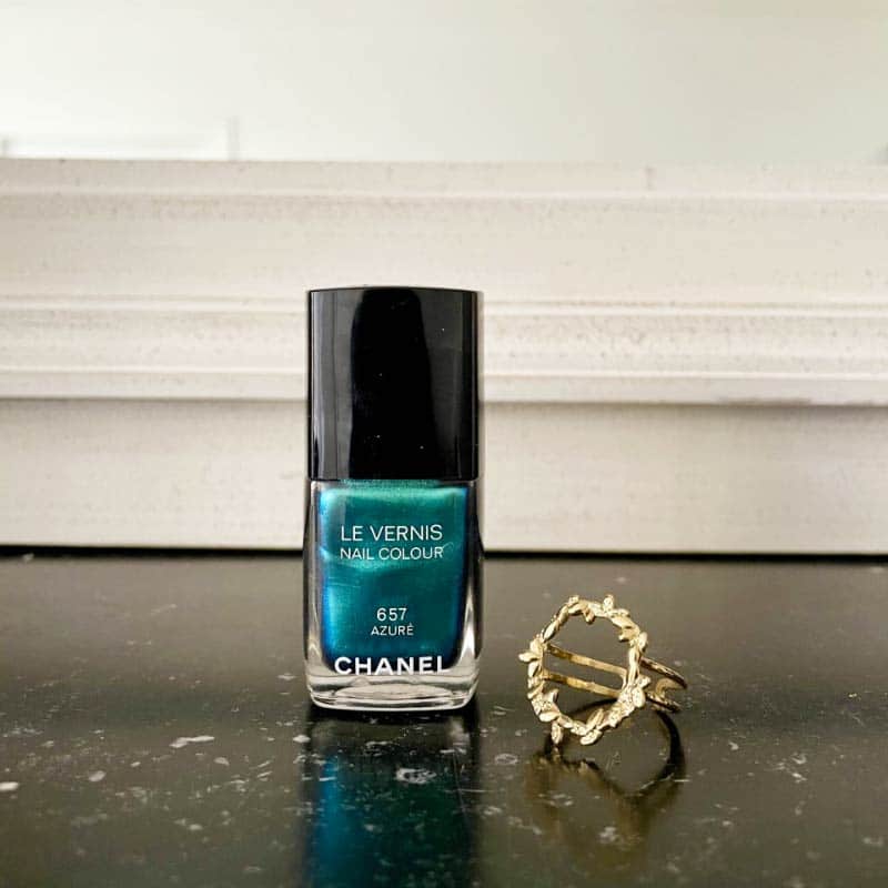 Vernis bleu Chanel