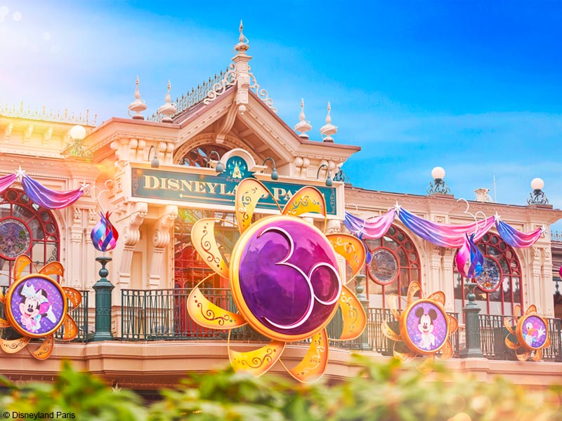 Séjours pas chers à Disneyland Paris - hôtel + billets - infos et promos